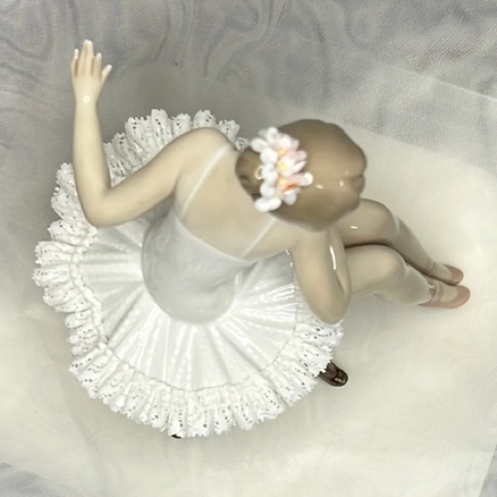 Lladro Porcelain Figurine, Ballet Descanso 05496 - Picture 4 of 12
